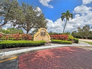Building Photo - 643 Vista Isles Dr