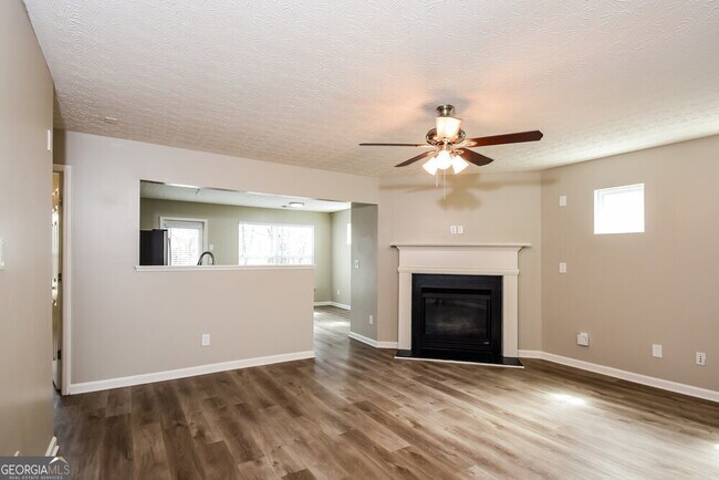 Foto del edificio - 593 Arrowhead Dr