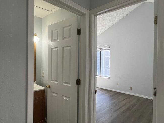Building Photo - 10157 E Peakview Ave