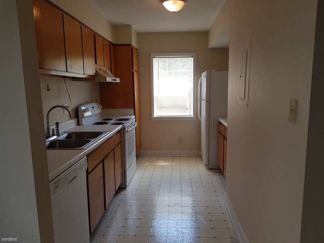 Building Photo - 2 br, 2.5 bath  - Avery Close