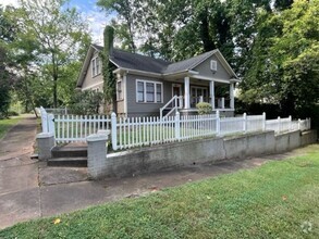 Building Photo - 401 Wesley Heights Way