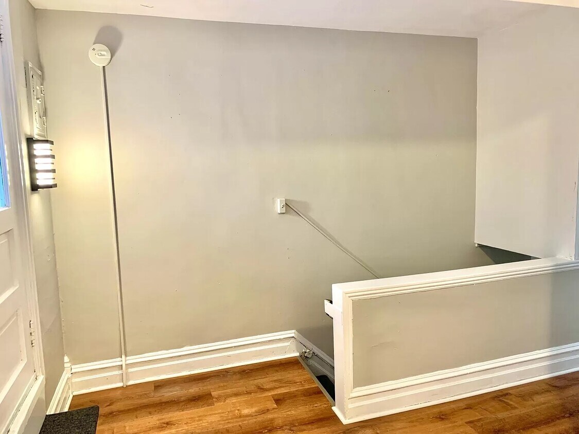 Foto principal - 228 S Madison St