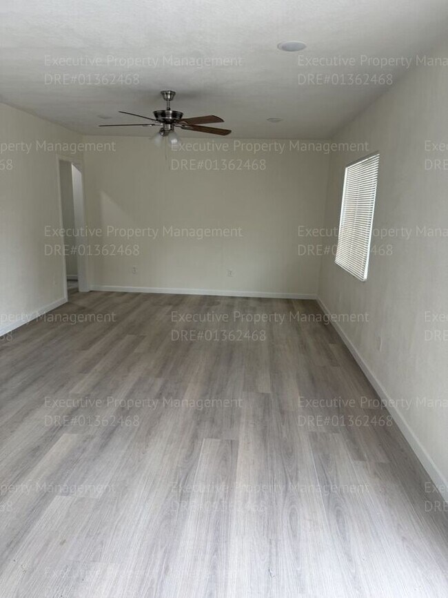 Foto del edificio - Remodeled 3-bedroom, 2-bath home near Ming Ave/ S. H St