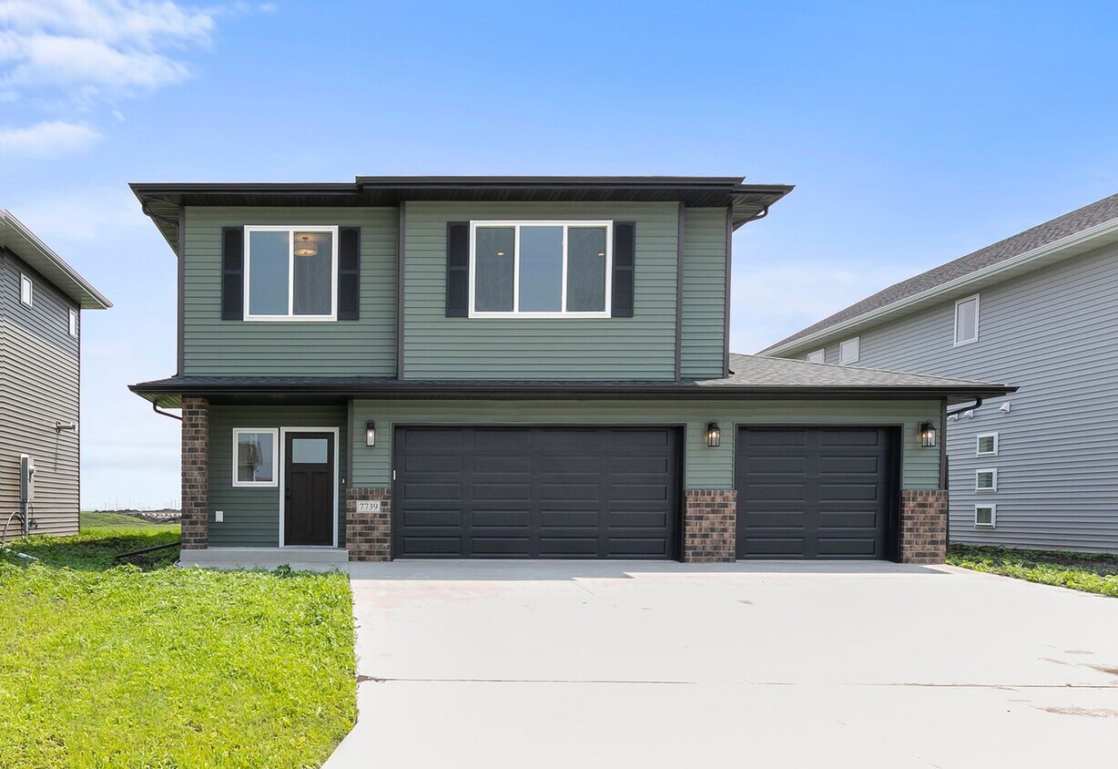 7739 Cub Crk Wy, Horace, ND 58047 House Rental in Horace, ND