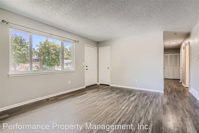 Foto del edificio - 3 br, 2 bath House - 1067 So. Moline St