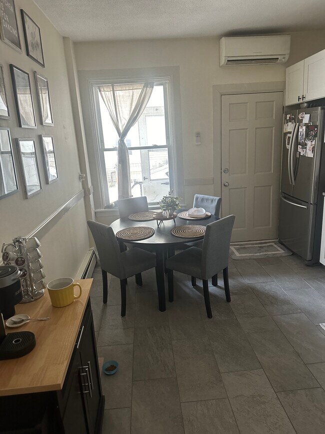 Foto del edificio - 145 L St