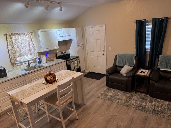 Foto del edificio - 2021 Co Rd 75