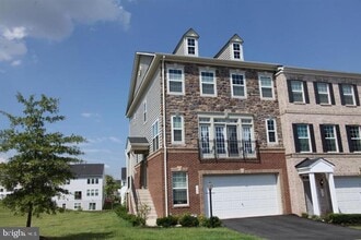 Building Photo - 1720 Moultrie Terrace NE