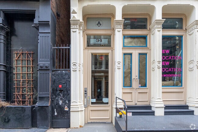 Entrance - 32-34 Greene St
