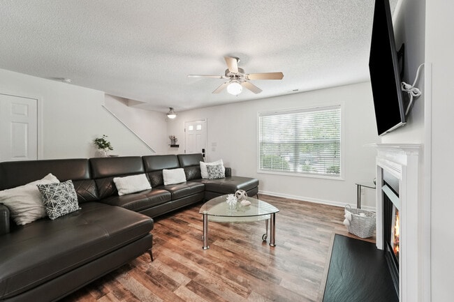Building Photo - 2203 Elk River Dr
