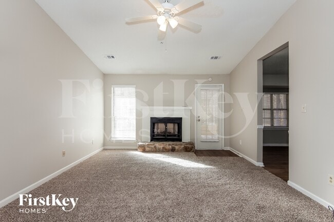 Building Photo - 150 Domino Ct