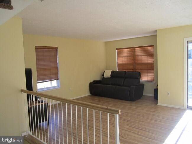 Building Photo - 1009 Stony Brook Way