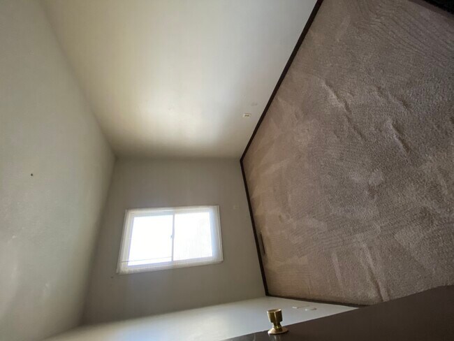 Foto del edificio - 3555 W 30th St