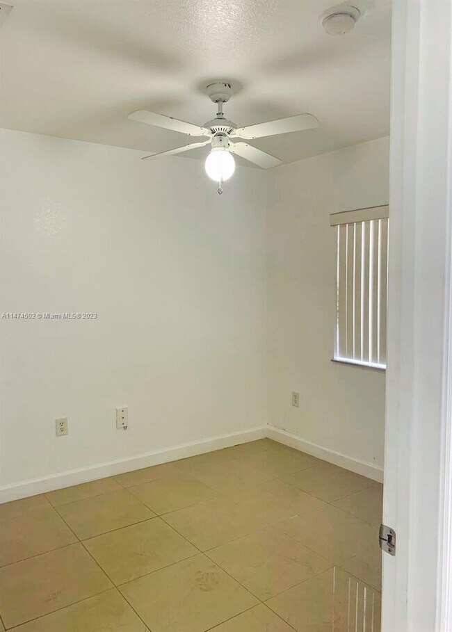 Foto del edificio - 2170 NE 167th St