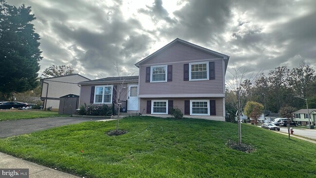 Foto del edificio - 8111 Brown Ct