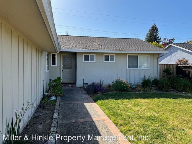 Building Photo - 3 br, 2 bath House - 5677 Begonia Dr