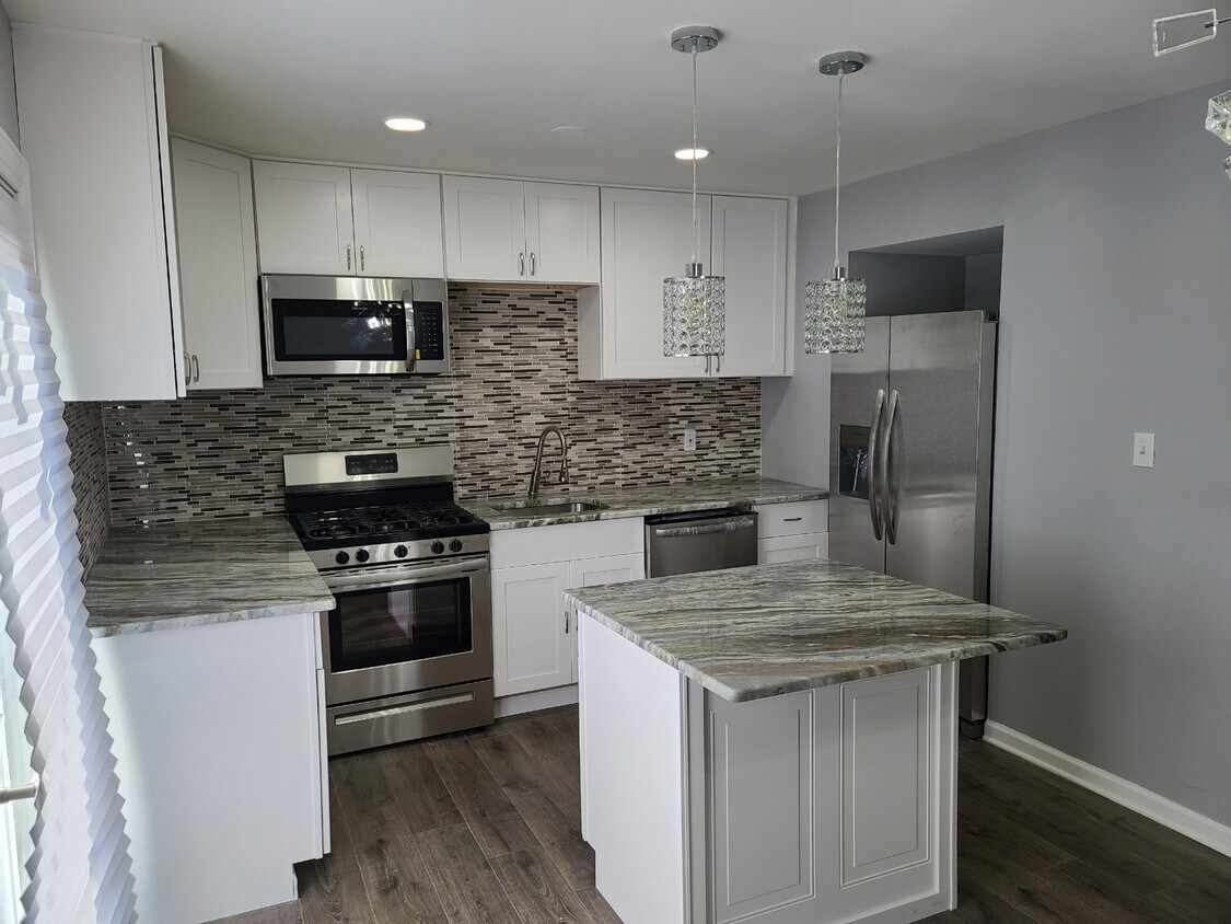 Foto principal - 4883 Melbourne Rd