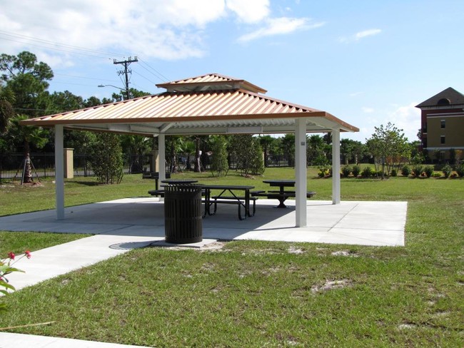 Building Photo - Homes of Renaissance Preserve