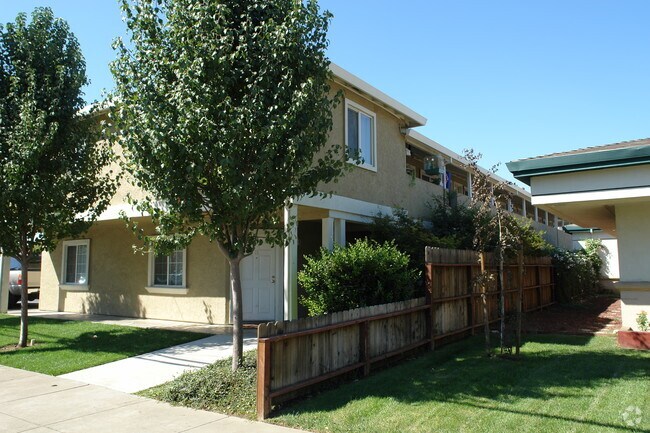 Building Photo - 145 N 2nd St