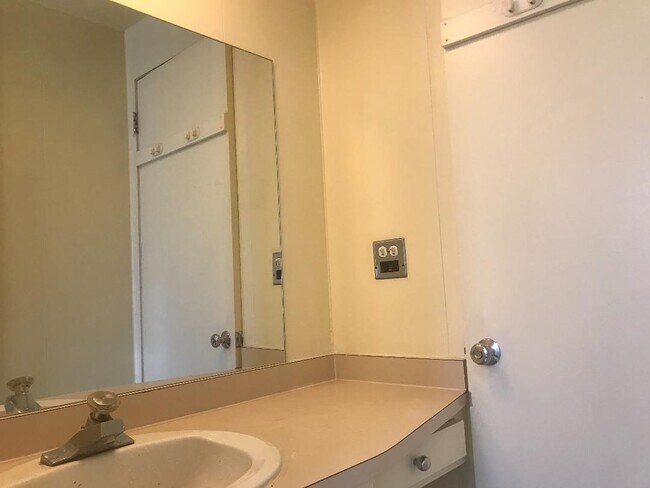 Foto del edificio - 8647 Ferris Ave