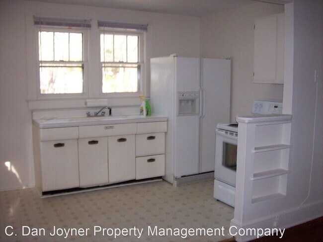 Building Photo - 2 br, 1 bath House - 27 Sevier St