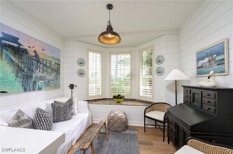 Building Photo - 846 9th Ave S