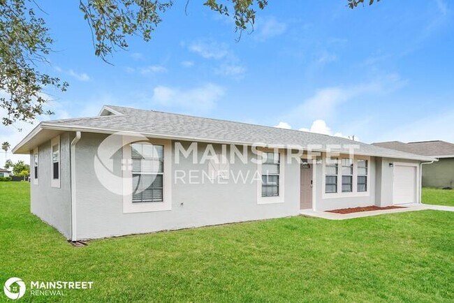 Building Photo - 1911 N E 17TH PL, CAPE CORAL, FL 33909