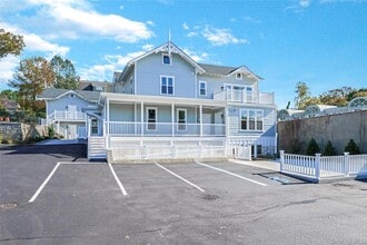 Building Photo - 110 School St