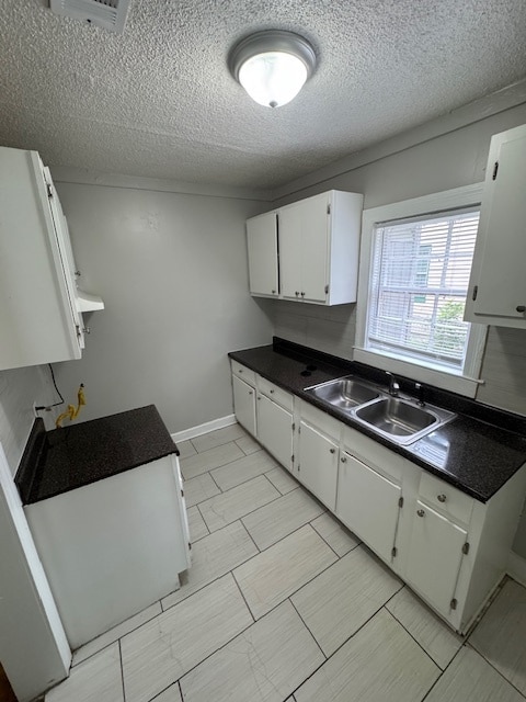 Building Photo - 2423 Larose Ave