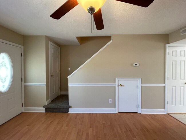 Building Photo - 2bd/1.5ba Townhome super close to CMC, HGTC and CCU! Many utilities included!