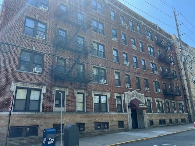 Foto principal - 301 79th St