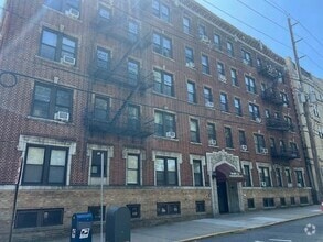 Building Photo - 301 79th St