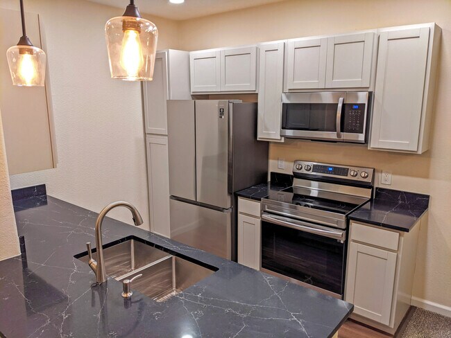 Building Photo - 3045 Blue Sky Cir