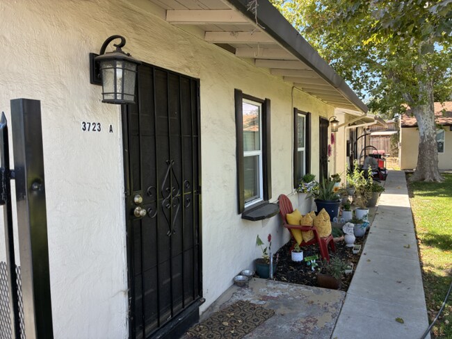 Foto del edificio - 3723 Jasmine St