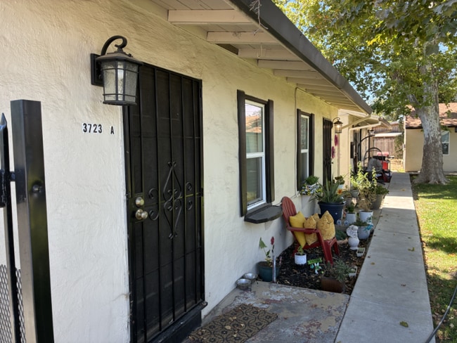 Building Photo - 3723 Jasmine St