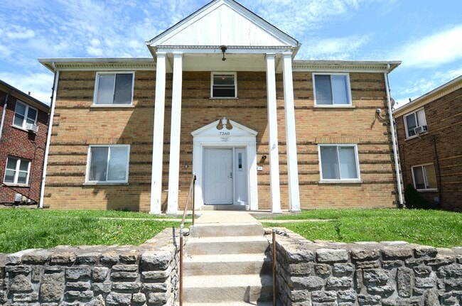 Building Photo - 7260 Reading Rd