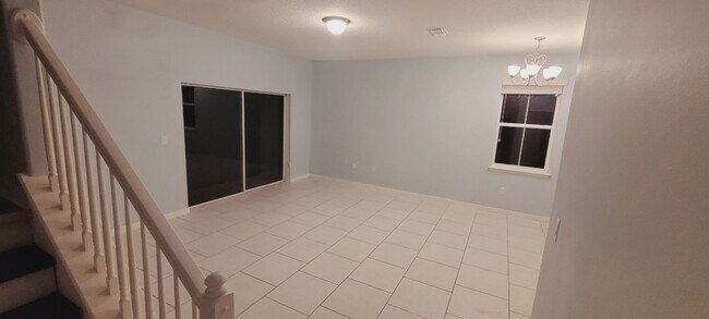 Building Photo - 3/2 End Unit Townhome in Grande Champion