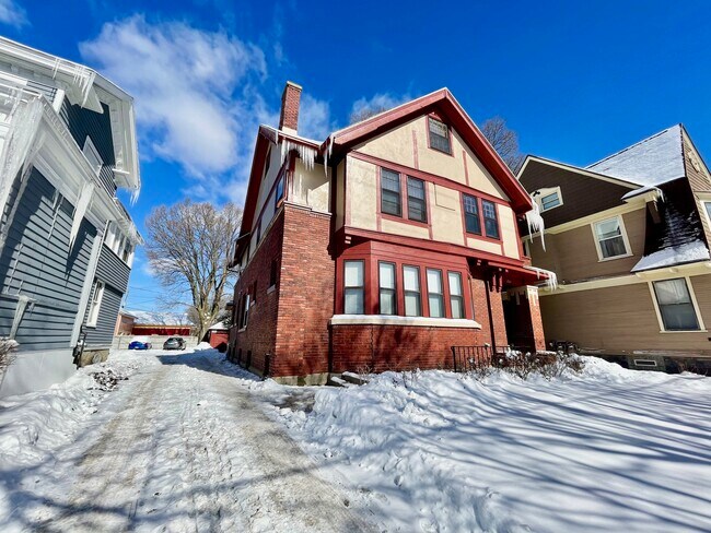 Foto del edificio - 231 Lyon St NE