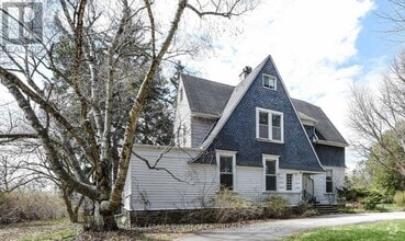 Building Photo - 1042 Sixth Line