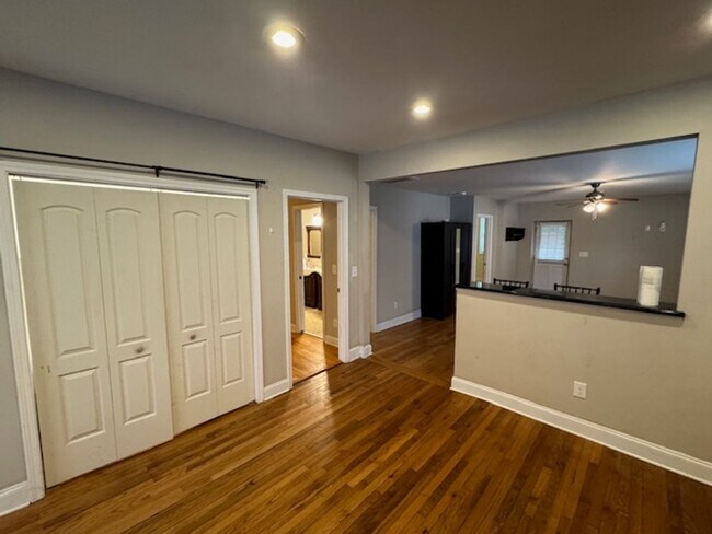 Foto del edificio - Charming 1925 Craftsman Bungalow in Downtown Raleigh