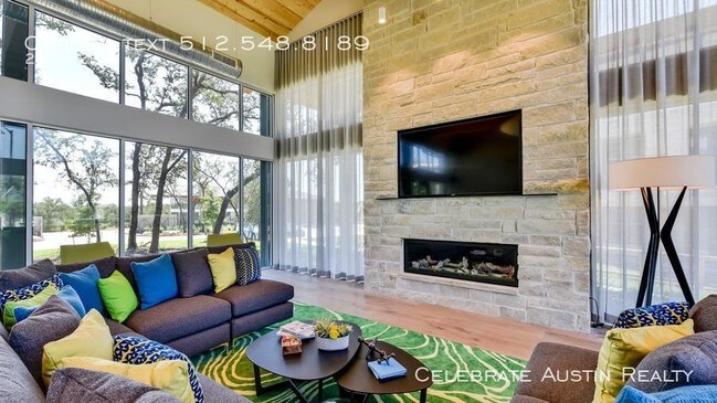 Foto del edificio - 7880 US-290