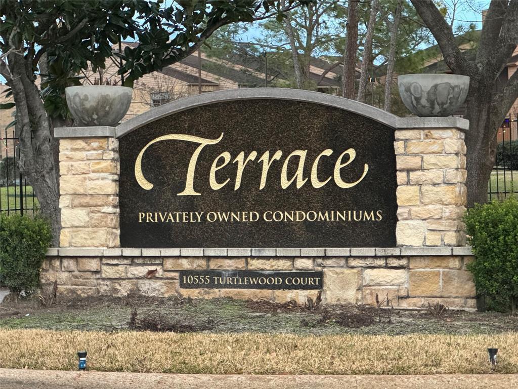 Primary Photo - 10555 Turtlewood Ct