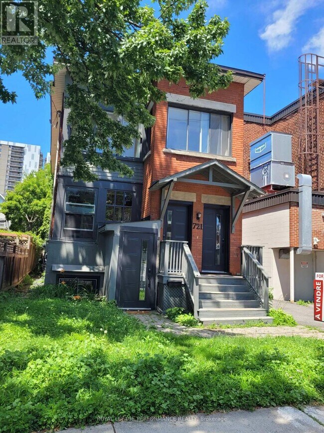 Photo du bâtiment - 721 B COOPER STREET