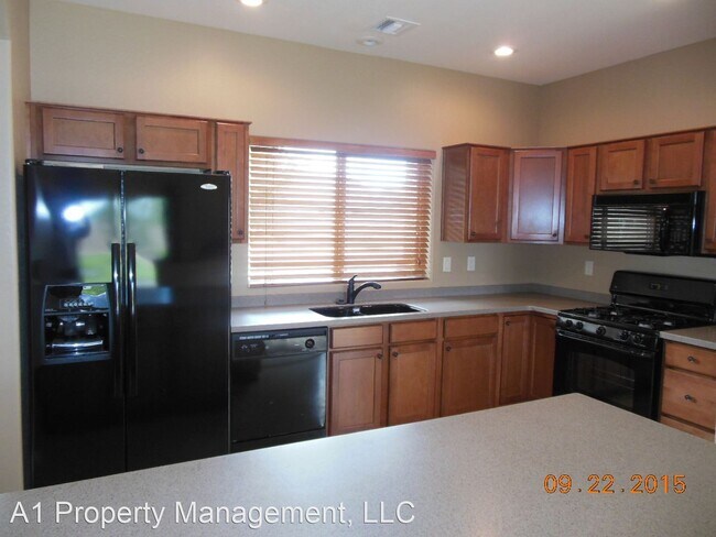 Building Photo - 3 br, 2 bath House - 790 Newton Way