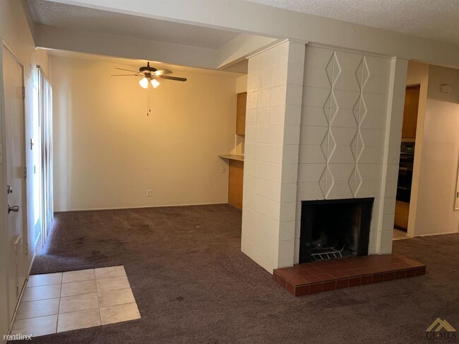 Building Photo - 3800 Stockdale Hwy