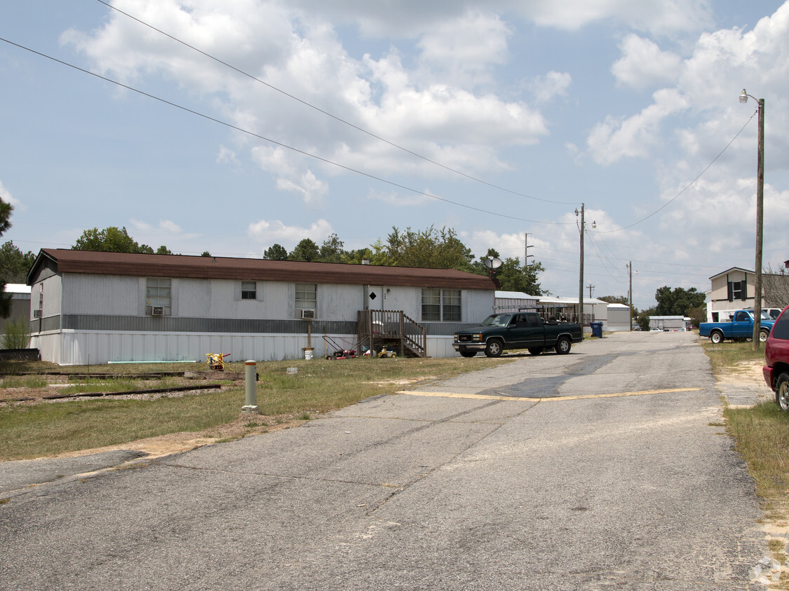 Building Photo - Lexington Village