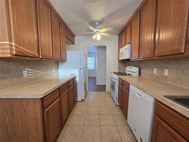 Foto del edificio - 107 Tarpon Ave