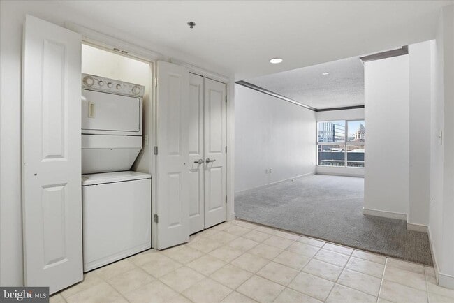 Foto del edificio - 777 7th St NW