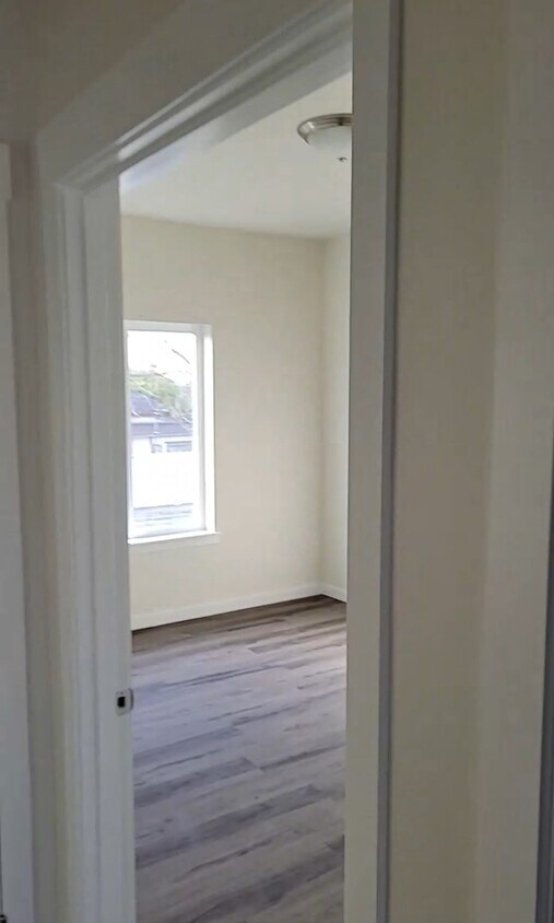 Building Photo - 609 W Alder St