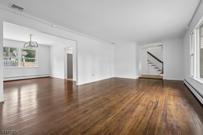 Building Photo - 54 Canterbury Dr